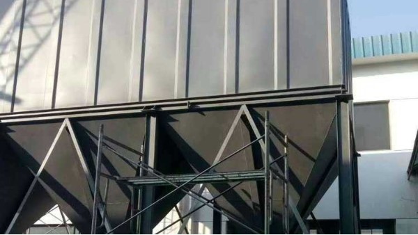 耀先脈沖布袋除塵器過濾效果99.5%，機械廠粉塵問題迎刃而解！