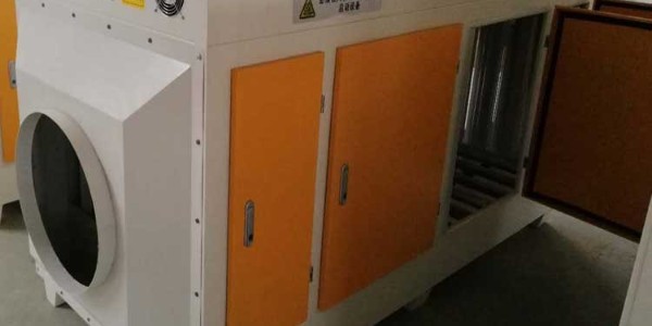 <i style='color:red'>光解光催化</i>設備解決惡臭廢氣，交給“老大哥”耀先環境就是省心！